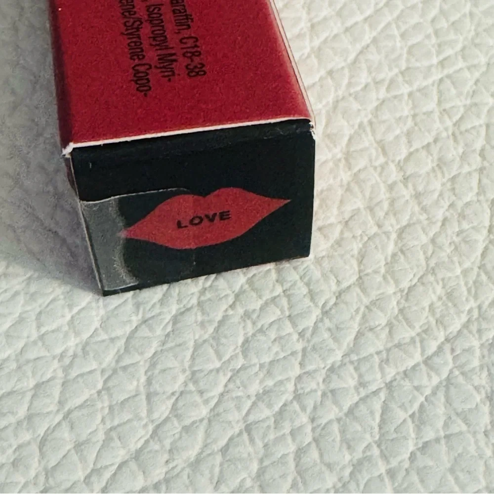 Victoria's Secret Velvet Matte Cream Liquid Lip - love